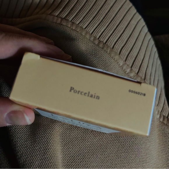 Laura Geller Baked Balance-n-Brighten Color Correcting Foundation - Porcelain - Picture 9 of 11